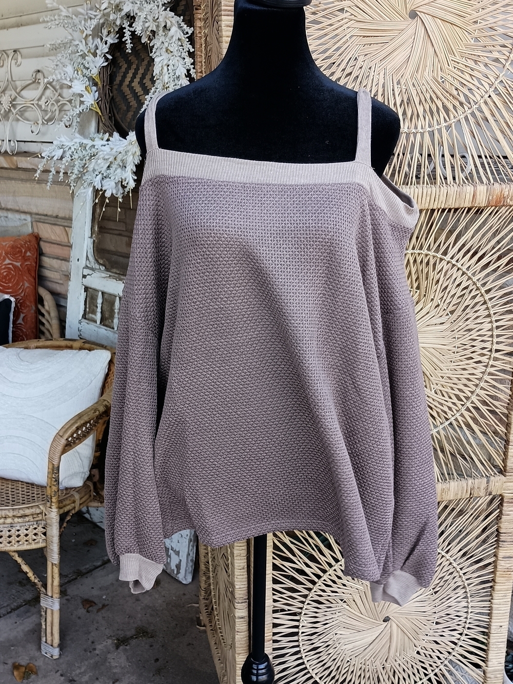 NWT Listicle Taupe Knit Off-Shoulder Sweatshirt with Cream Trim_L